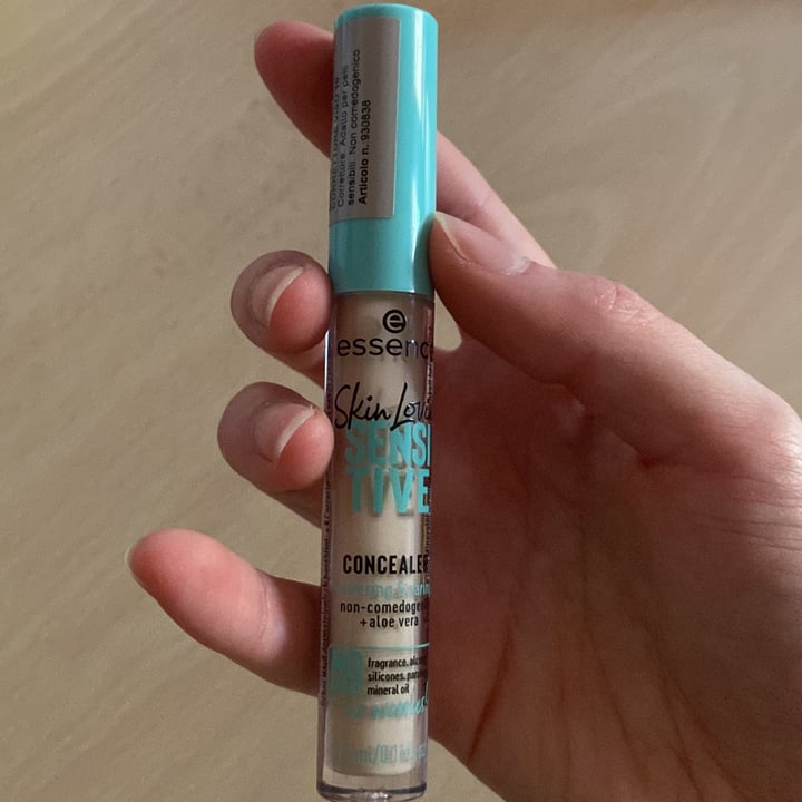 photo of Essence  Skin Lovin' Sensitive Concealer shared by @clara1999 on  09 Jun 2022 - review