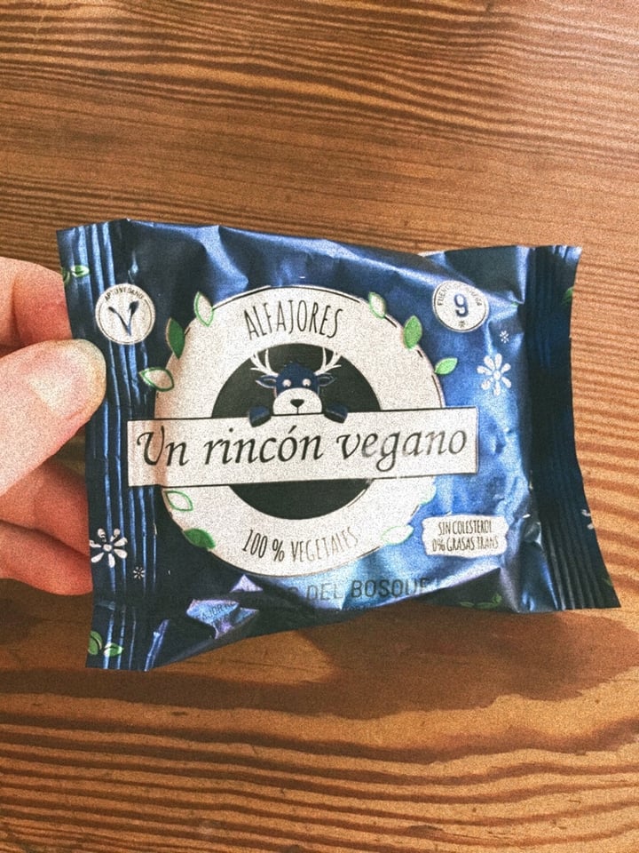 photo of Un Rincón Vegano Alfajor de Frutos del Bosque shared by @antolumi on  29 Dec 2019 - review