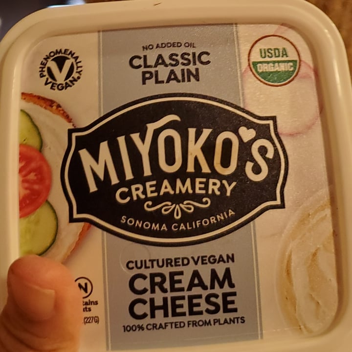 photo of Miyoko's Creamery Organic Cultured Vegan Cream Cheese Classic Plain shared by @eriluc on  17 Dec 2020 - review