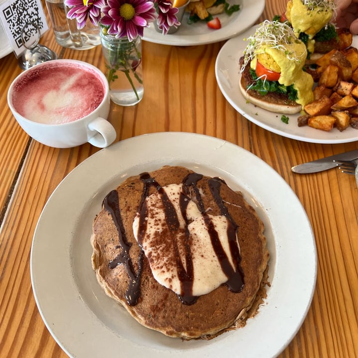 photo of Cleveland Vegan Tiramisu pancakes shared by @rachelsveganlife on  20 Feb 2022 - review