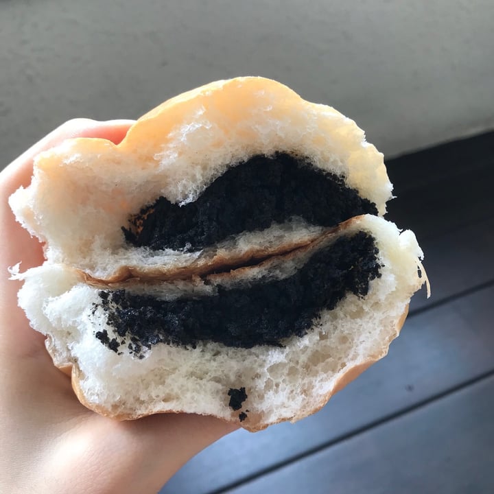 photo of Almond Bakery (Vegetarian) Black Sesame Bun shared by @applepancakes on  10 Jul 2020 - review