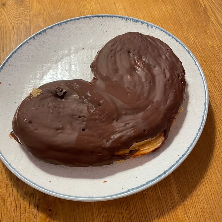 photo of Delish Vegan Doughnuts Palmera de chocolate shared by @sara18 on  26 Mar 2022 - review