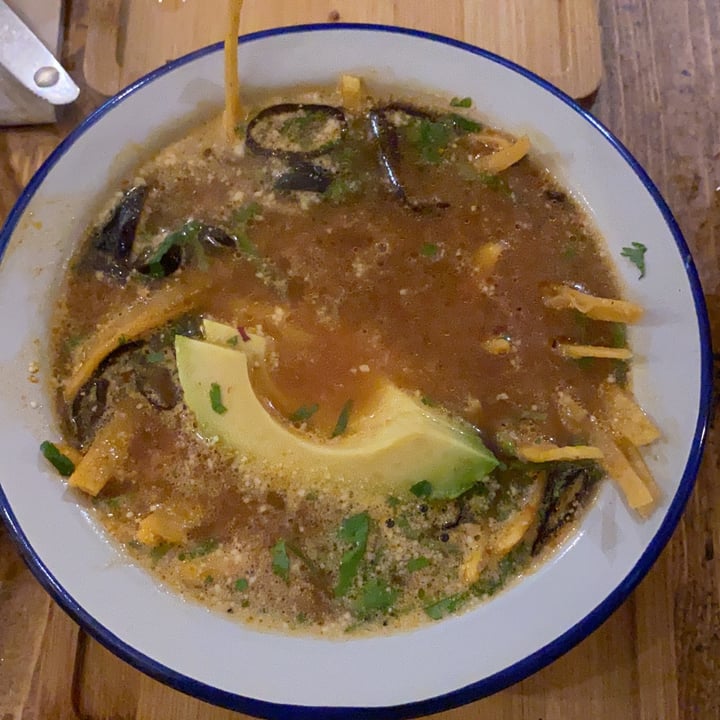photo of Gallo Santo Sopa De Tortilla / Sopa Azteca shared by @dayleroy on  01 Aug 2020 - review