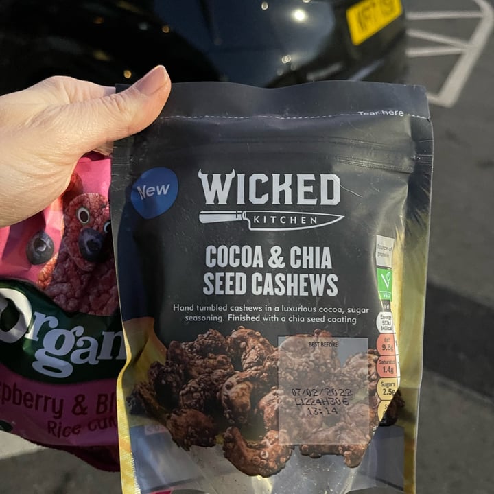 review photo of Wicked Cocoa & Chia Seed Cashews shared by @valeriabr on 23 Nov 2021 - review