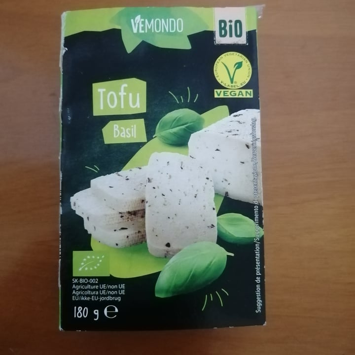 photo of Vemondo  bio tofu basilico shared by @skmi on  24 Nov 2022 - review