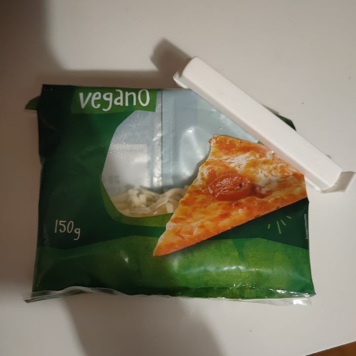 photo of Vemondo Grattugiato Vegano shared by @carlofino on  02 Apr 2022 - review