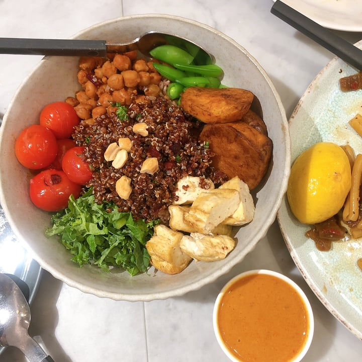 photo of Herbivore Vegan料理 藜麥紅咖哩甜薯佛陀碗 PEANUT CURRY BUDDHA BOWL WITH SWEET POTATO shared by @xxxiaxxx on  17 Feb 2021 - review