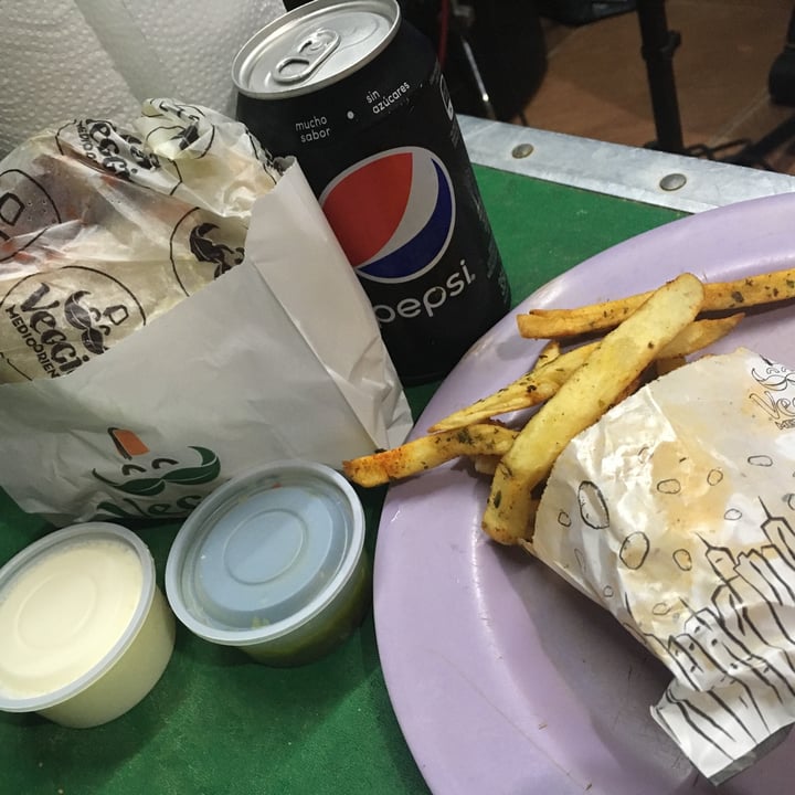 photo of Veggie Medio Oriente Combo shared by @lauchis on  06 Jul 2020 - review