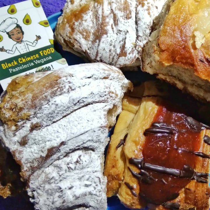 review photo of Black chinese food Facturas Surtidas shared by @petitsaltamontes on 17 Jul 2021 - review