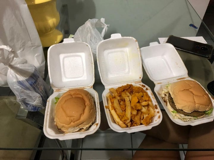 review photo of VeganU Não abandone (don't abandon) shared by @cisneirosbi on 01 Jul 2019 - review