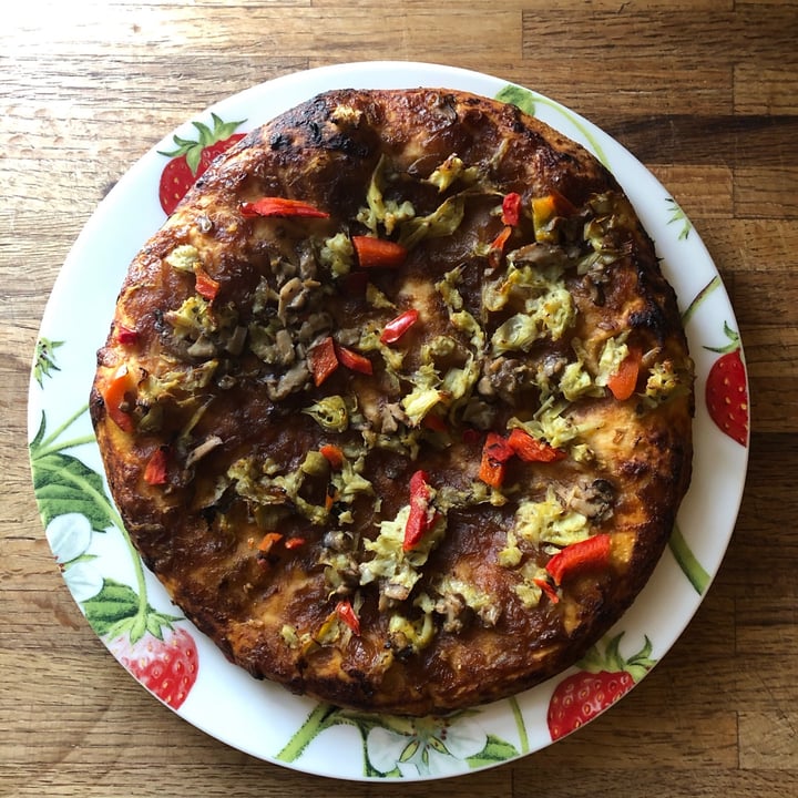 review photo of Amy’s Roasted Vegetable Pizza shared by @xtra70s on 21 Apr 2021 - review