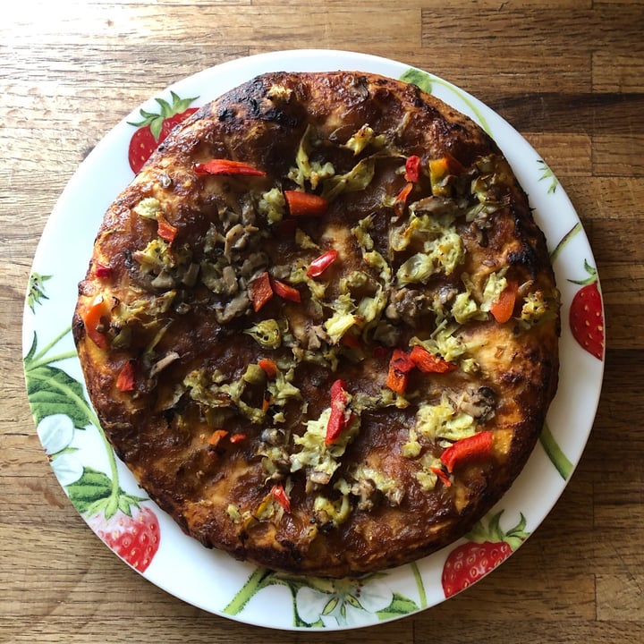 photo of Amy’s Roasted Vegetable Pizza shared by @xtra70s on  21 Apr 2021 - review