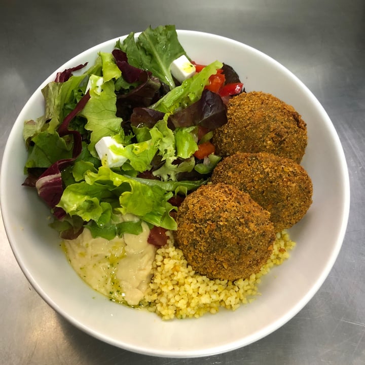 review photo of Entre Pedras Café Bar Vegano Bol Mediterráneo shared by @luciaychia on 20 Sep 2020 - review