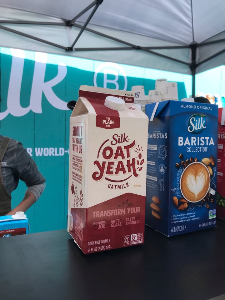 photo of Silk Oat Yeah Oatmilk The Plain One shared by @tryingveganwithmario on  18 Mar 2019 - review