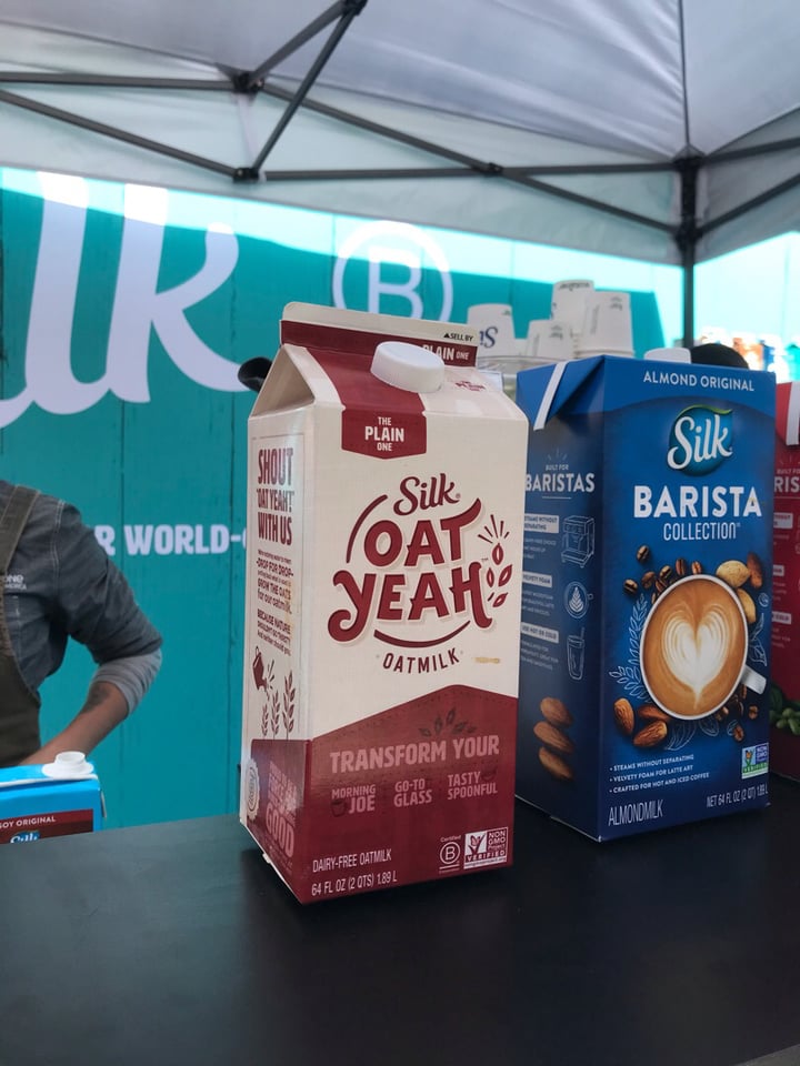 review photo of Silk Oat Yeah Oatmilk The Plain One shared by @tryingveganwithmario on 18 Mar 2019 - review