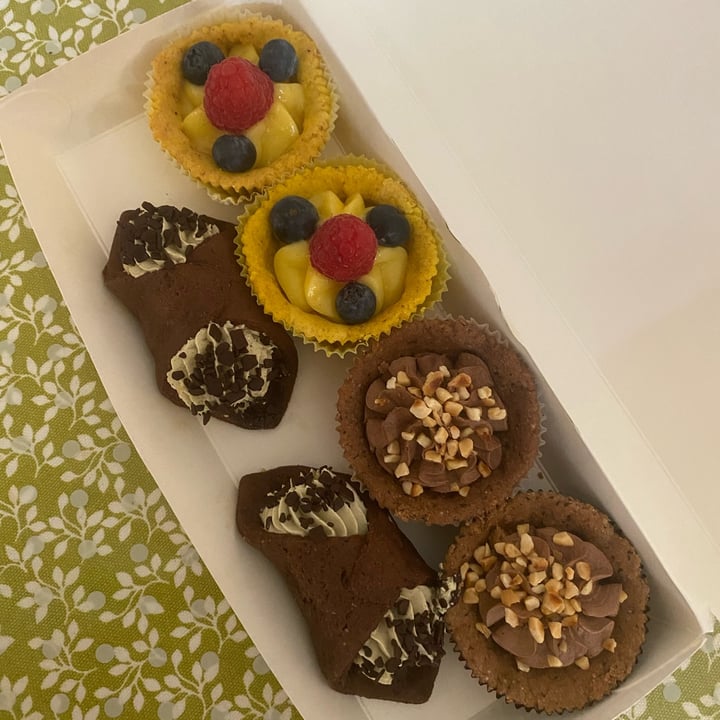 photo of Madre Terra Veg Pasticcini shared by @sofiaafesta on  29 May 2022 - review
