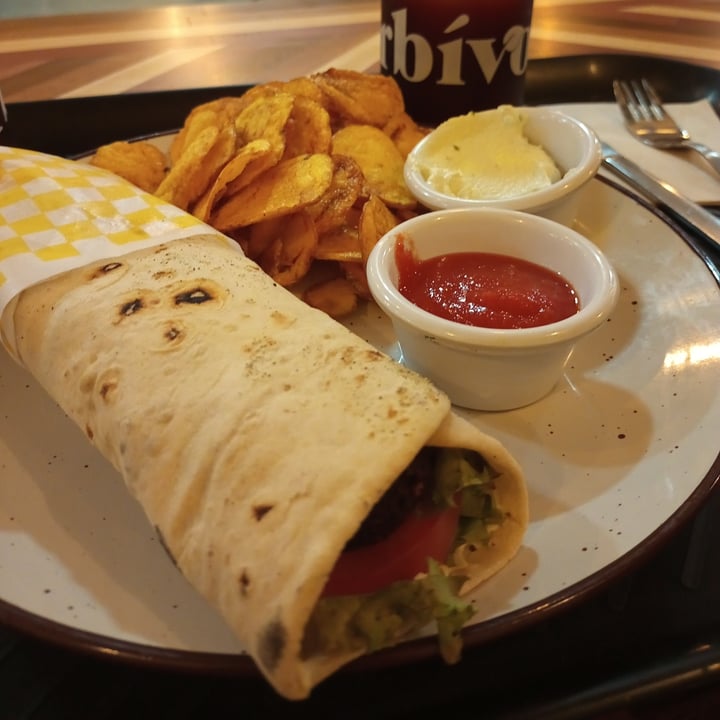 review photo of Hervíboro Cocina Vegana Falafel Wrap shared by @catalina94 on 12 Feb 2022 - review