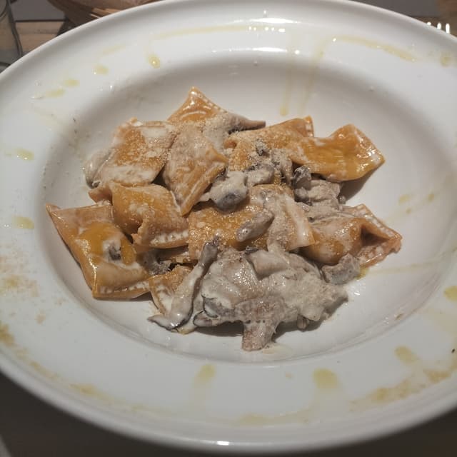 菜肴“ravioli del plin con tofu affumicato”的照片