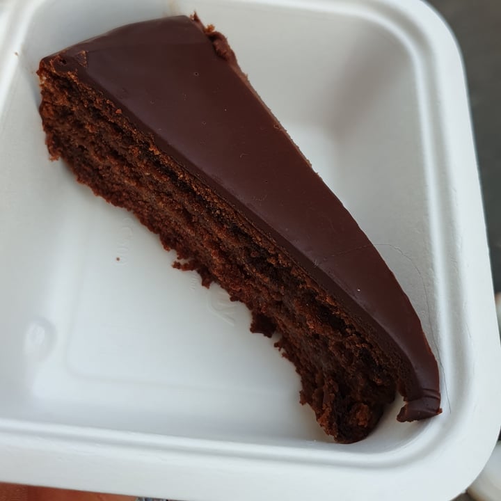 photo of Rosmarino Gastronomia Naturale e Vegana torta Sacher shared by @eleonora93 on  11 Dec 2022 - review