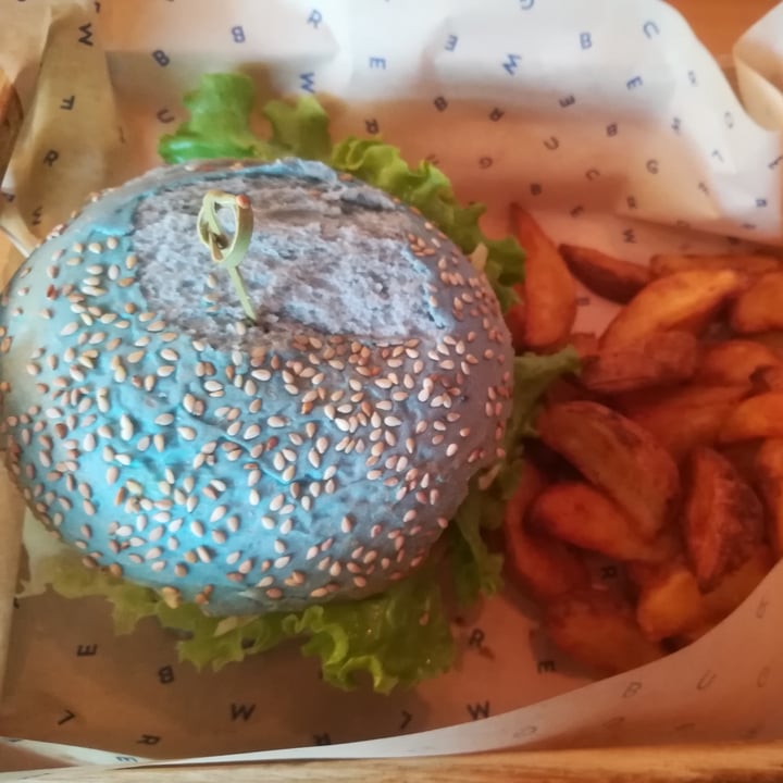photo of Flower Burger Ocean Burger shared by @rajae on  28 Nov 2021 - review