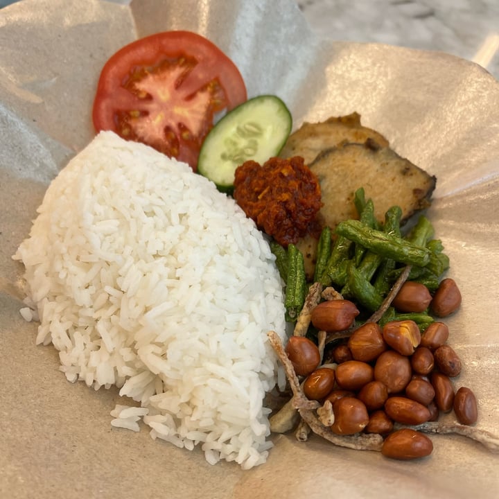 photo of Water Drop Tea House -- FGS (S) Nasi Lemak shared by @greenbovine on  05 Mar 2022 - review