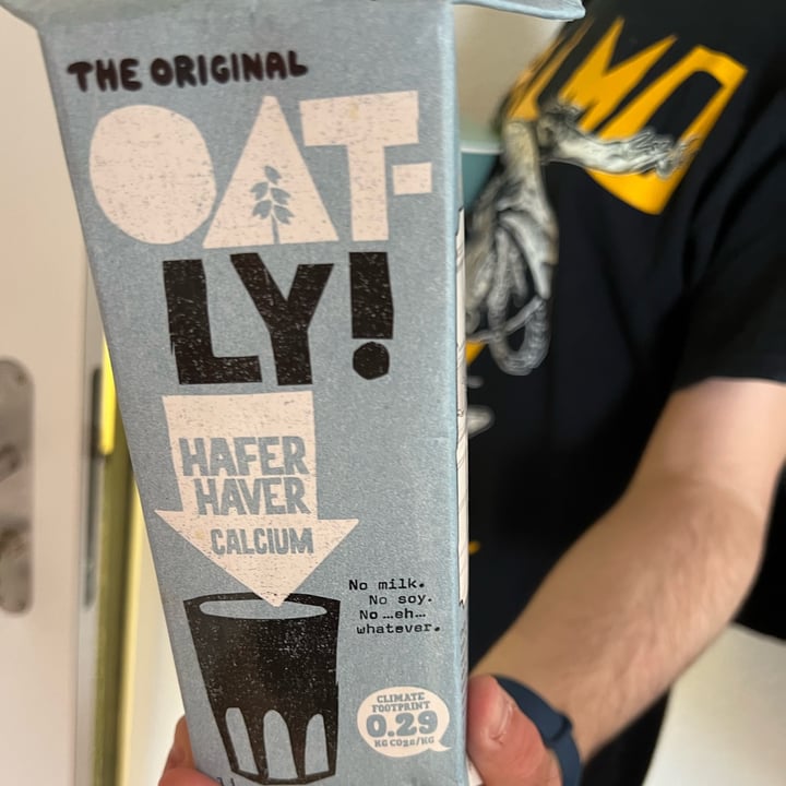 photo of The Original Oatly Oat Milk shared by @itsvaleh on  10 May 2022 - review