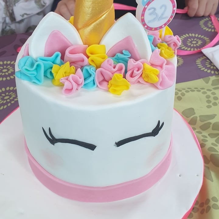 review photo of Chupipostres Tarta De Cumpleaños Vegana shared by @lauragg88 on 16 Nov 2020 - review