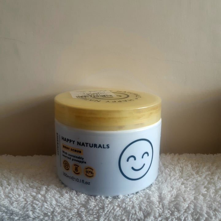 photo of Happy Naturals Body Scrub shared by @anitalianintheuk on  15 Apr 2022 - review