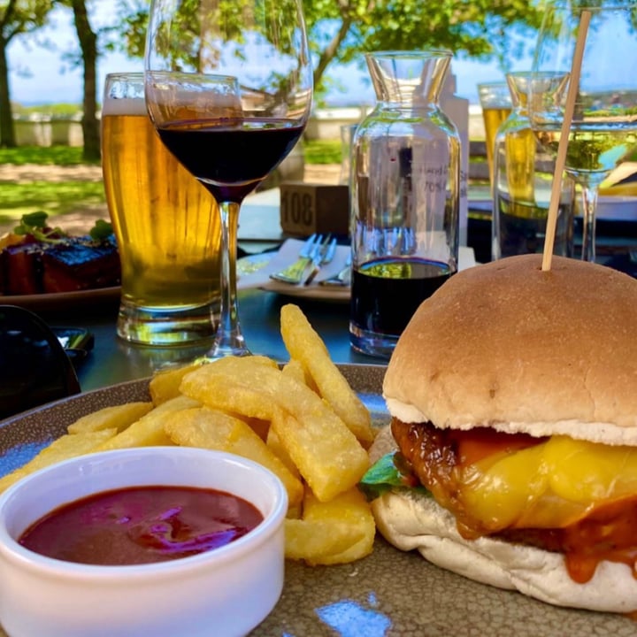 photo of Jonkershuis Restaurant South Africa Vegan Cheeseburger shared by @shinnaivisser91 on  03 May 2021 - review