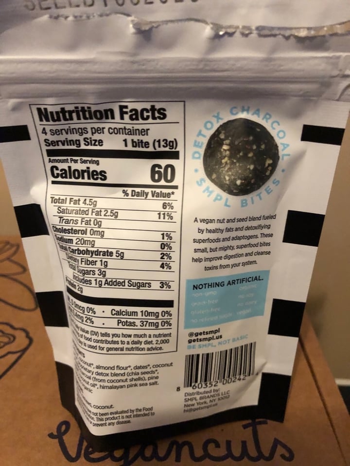 photo of functional smpl superfood detox bites charcoal + coconut shared by @courtlynn on  24 Jan 2020 - review