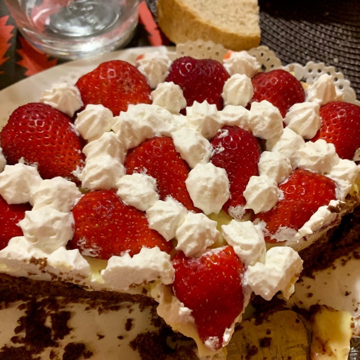 photo of In Unzaja Torta alle fragole shared by @veggiemiao on  29 May 2022 - review
