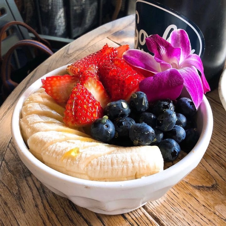 review photo of GOOFY Cafe & Dine Local Fruits Açaí Bowl shared by @taylorkkw on 25 Apr 2020 - review