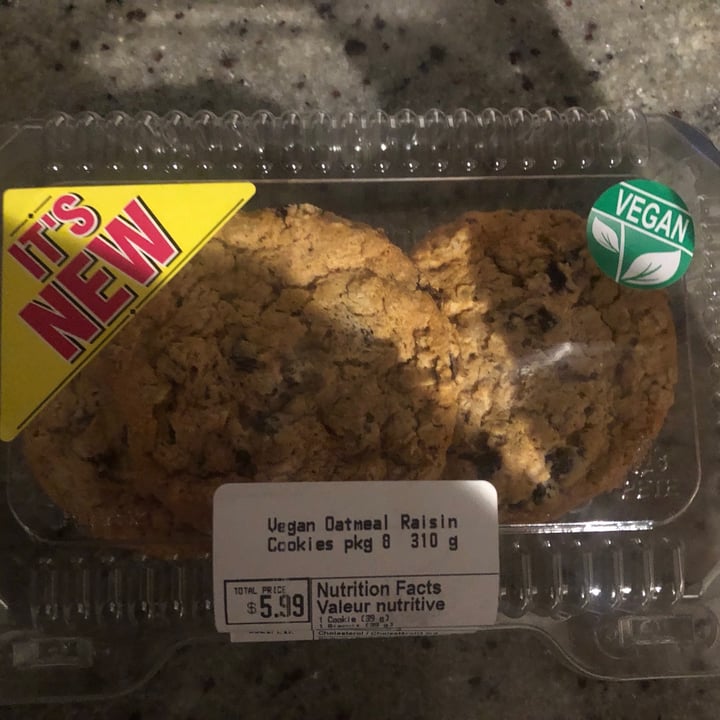 photo of Sobeys Oatmeal & raisin cookies shared by @andiecoconut on  12 Feb 2021 - review