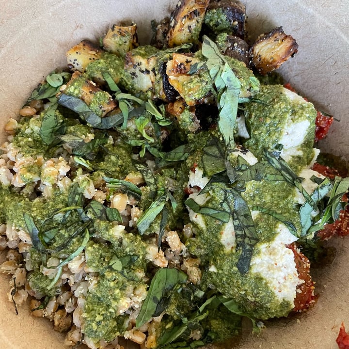 photo of Florish Plant-Based Pizza & Bowls Fab Farro Bowl shared by @kittenxwitch on  22 Mar 2022 - review