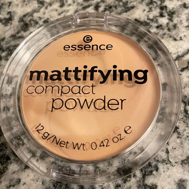 Essence Mattifying Compact Powder Review abillion