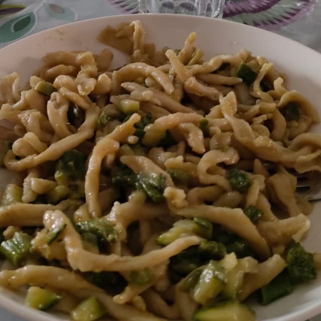Photo of the dish “strozzapreti asparagi zucchine e crema di carciofi”