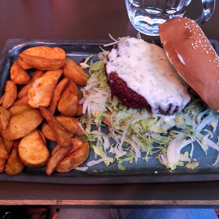 photo of Sporvejen Byens burger bar Vegetarian Hambúrguer shared by @inesfvmaria on  14 Dec 2020 - review