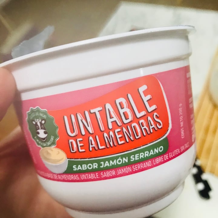 photo of Felices Las Vacas Untable de Almendras sabor Jamón Serrano shared by @florenciam on  20 Aug 2020 - review