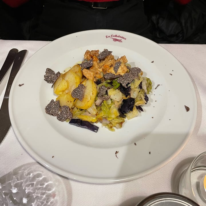 photo of La Colubrina tempeh con intingolo bianco cavolo cappuccio e patate al forno shared by @beatricevercesi on  18 Dec 2021 - review