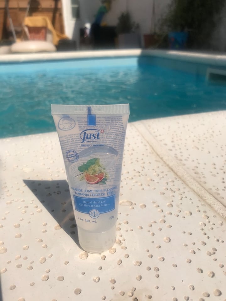 review photo of Swiss Just Alcohol En Gel shared by @mamiagus on 29 Jan 2020 - review