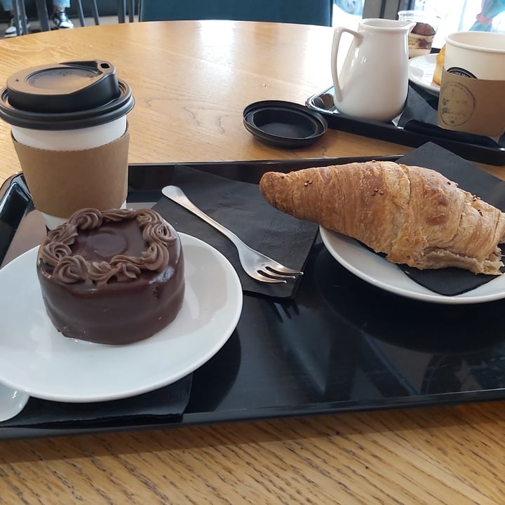 photo of Grace Coffee Corner tarta sascher shared by @winnieandbeltrux on  22 Dec 2022 - review