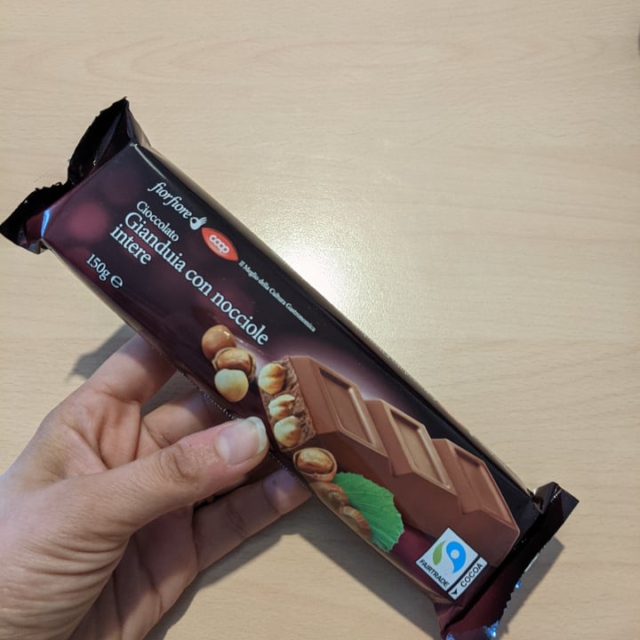 photo of Coop Cioccolato Gianduia con Nocciole Intere shared by @siliah on  23 Nov 2021 - review