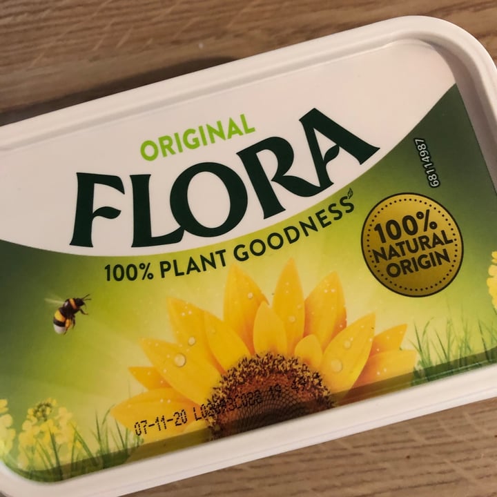 photo of Flora Flora Margarine Original shared by @berry-vegan on  28 Aug 2020 - review