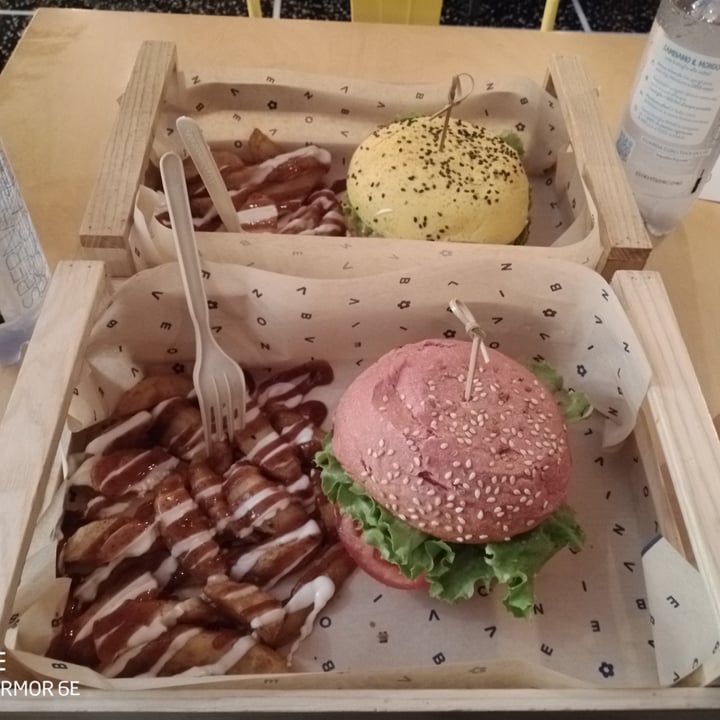 photo of Flower Burger Cherry Bomb shared by @federicamercurio on  26 Jun 2022 - review