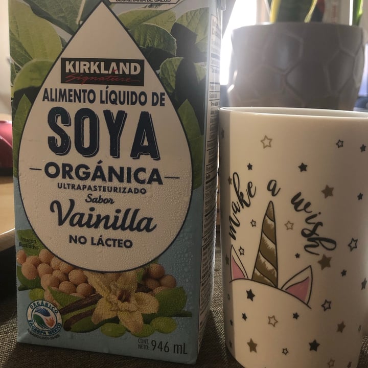 photo of Kirkland Signature Bebida de soya orgánica sabor vainilla shared by @lautonks on  21 Jul 2021 - review