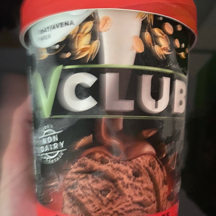 photo of VClub Finest Chocolate Tub shared by @lorenavegana on  15 Jun 2021 - review
