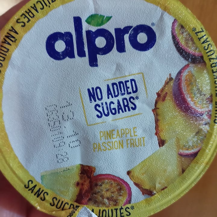 photo of Alpro Ananas Fruit Passion Yogurt shared by @marinasacco on  18 Sep 2022 - review