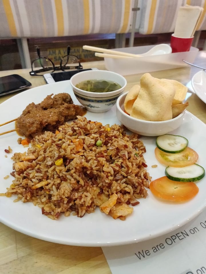 photo of Loving Hut Kampong Fried Rice shared by @hownowbrownkow on  22 Dec 2018 - review