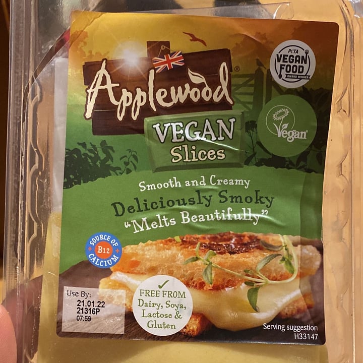 photo of Applewood Applewood vegan slices shared by @joannabananna on  17 Dec 2021 - review
