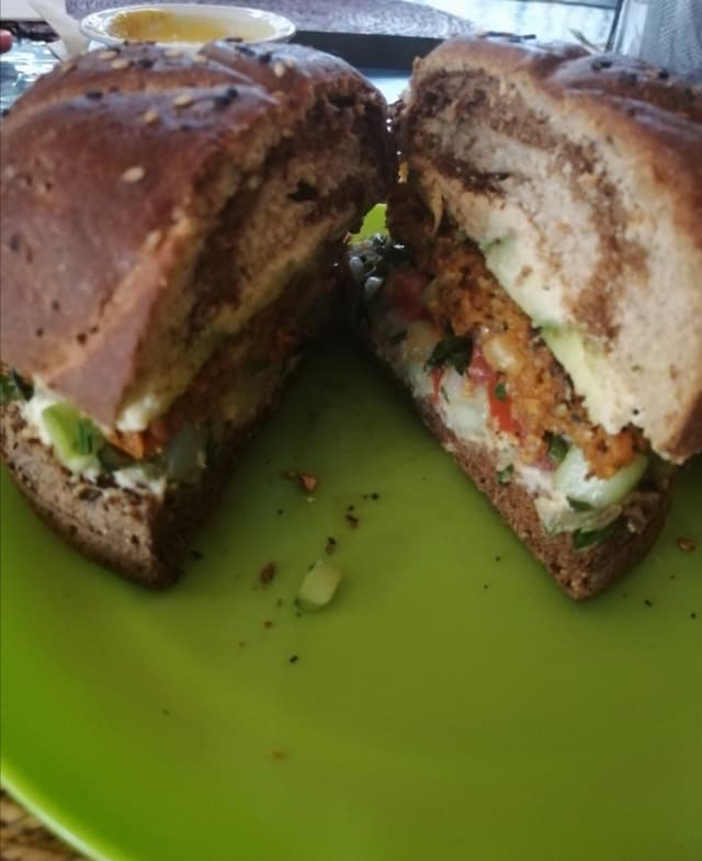 Photo of the dish “Hamburguesa de quinoa”